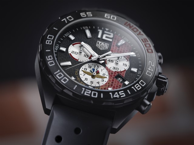 TAG Heuer  表盘红砖致敬Indy 500