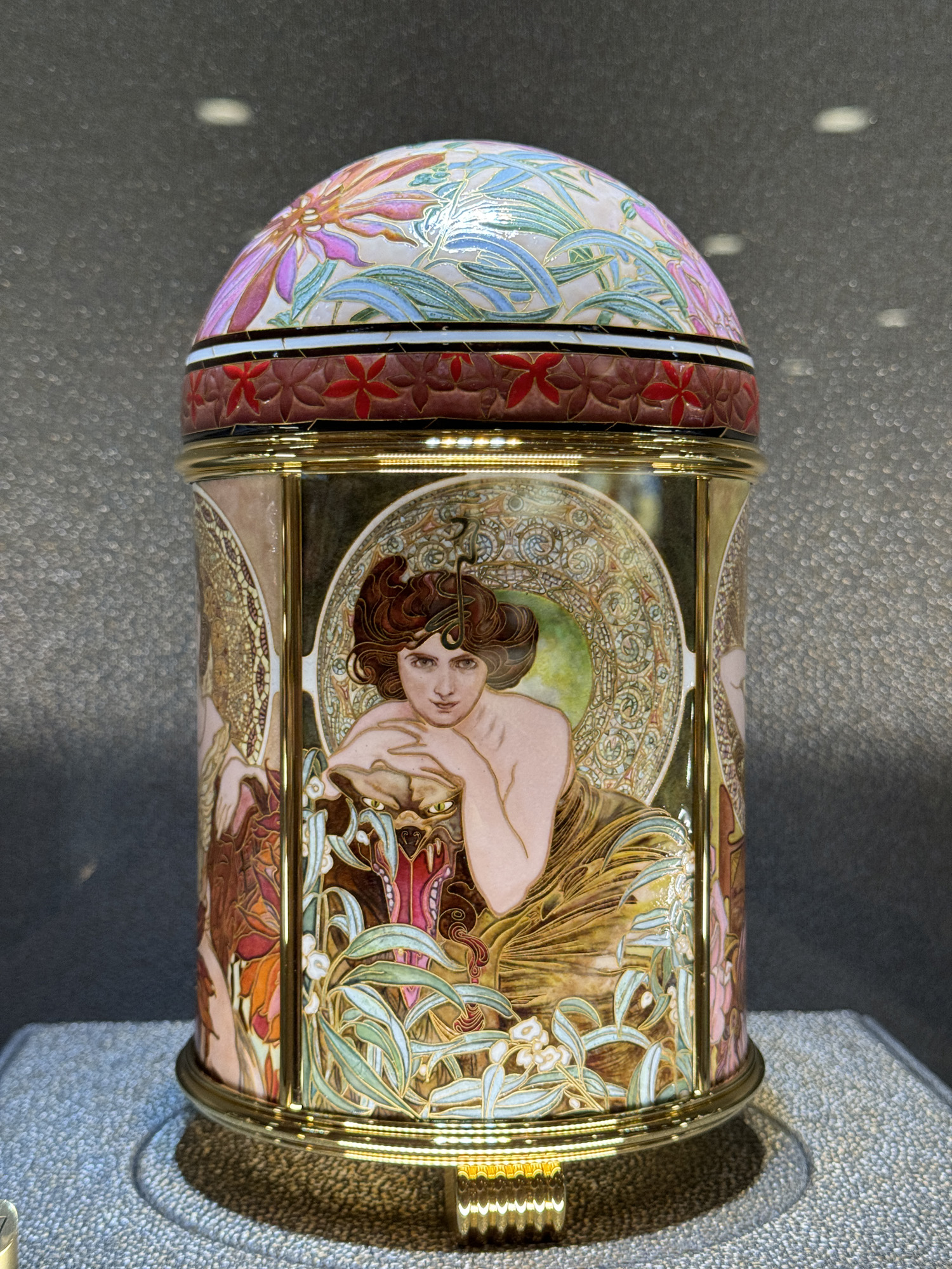 Patek Philippe珍稀工藝展2024 最漂亮的鐘錶都給展出了！